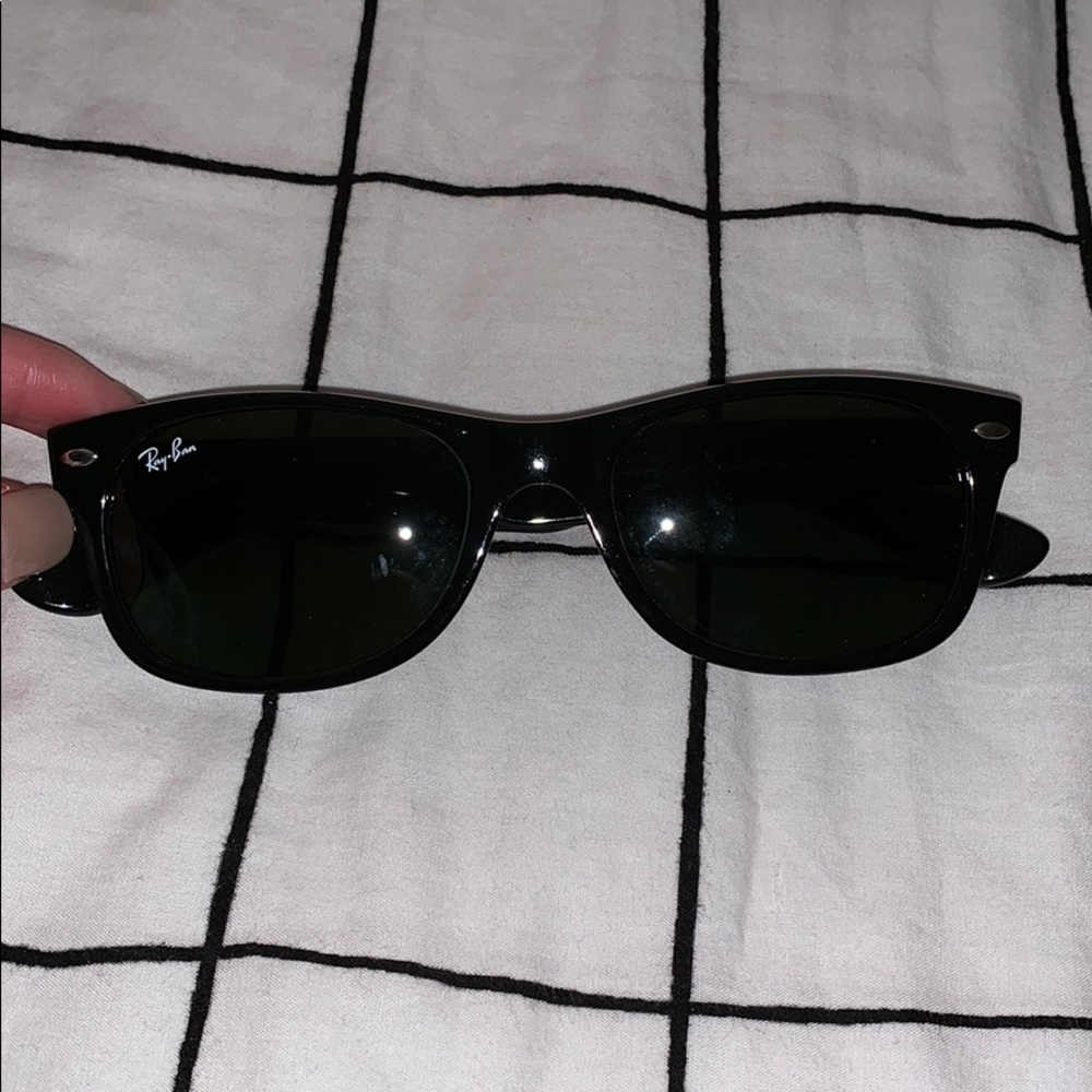 FINAL MARKDOWN Black GENUINE Wayfarer Ray-Bans
